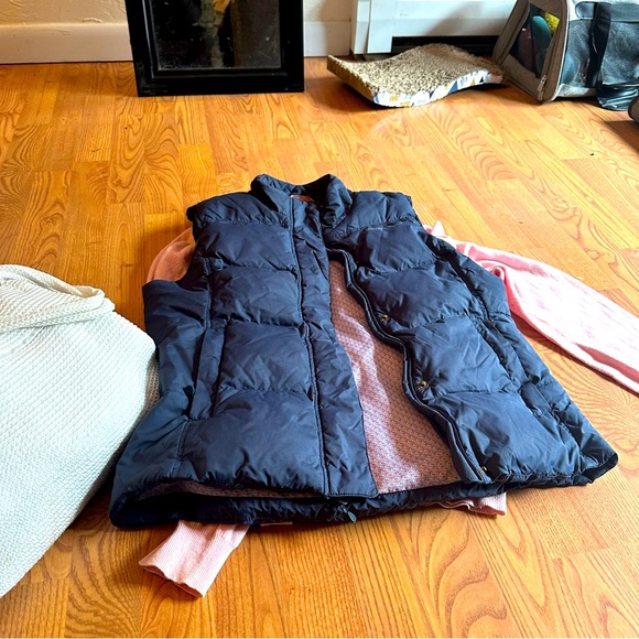 Vineyard Vines Puffer Vest - Picture 5 of 5